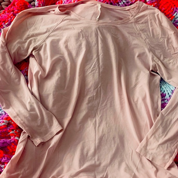 LOT OF 6 LONG & SHORT SLEEVE SIZE 12 LULULEMON TOPS BEAUTIFUL LIGHT COLORS - Picture 5 of 15